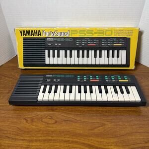 Yamaha PortaSound PSS-30 Electronic Keyboard w/ Box - Tested & Works